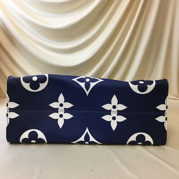 Louis Vuitton Blue Escale Monogram Giant OnTheGo Tote GM Sku# 69042 - Picture 5 of 10